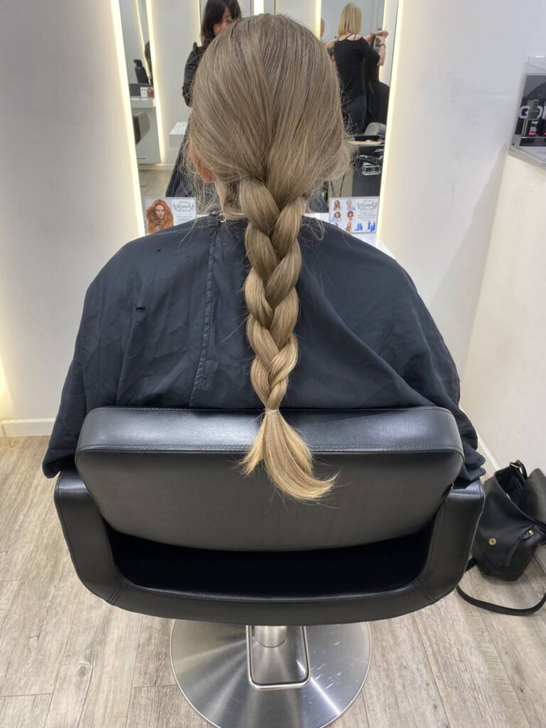 geflochtene Haare - bald werden 27cm abgeschnitten