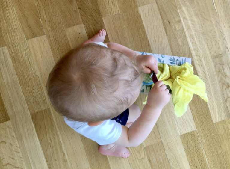 Beschäftigung für Babys