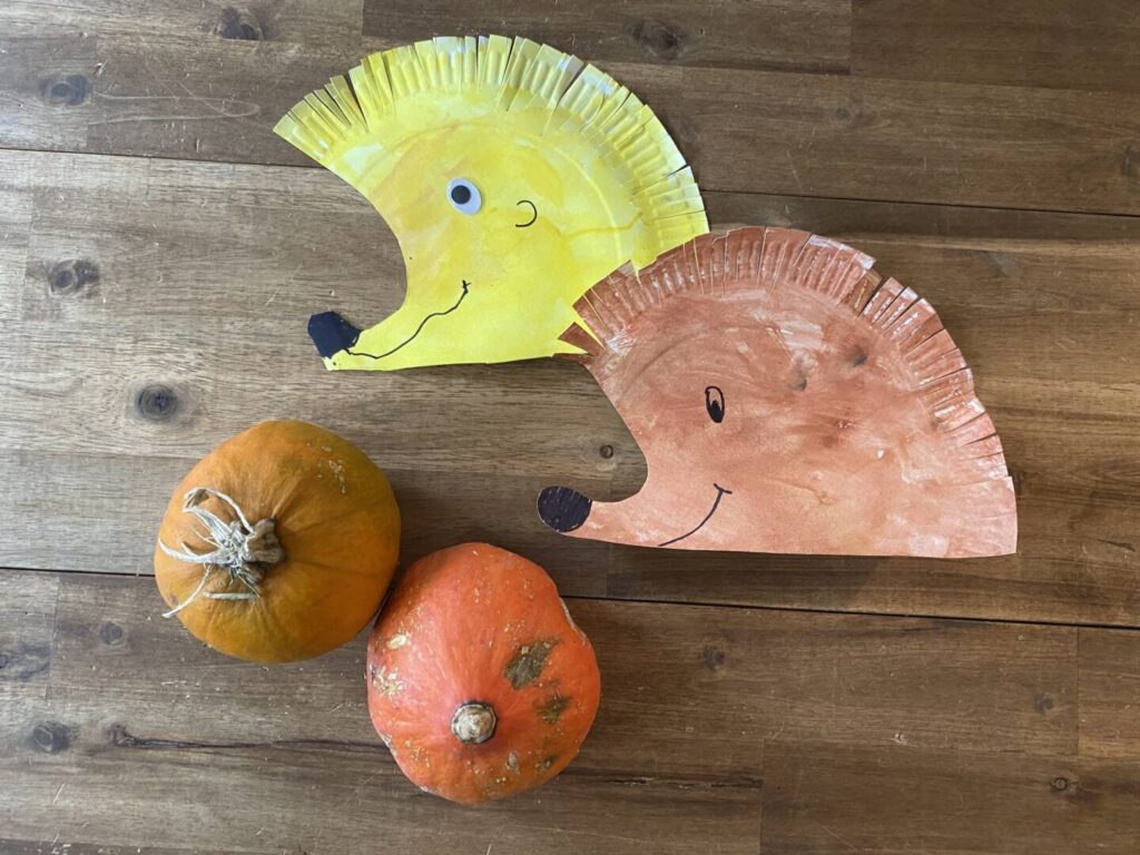 Herbstdeko basteln mit Kind: Igelchen
