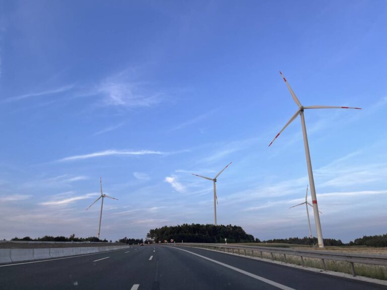 Die Autofahrt zur Nordsee ist lang - Kinder brauchen etwas zu tun