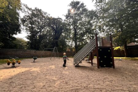 Der Spielplatz in Husum's Schlosspark - Ein Ausflug für die ganze Familie