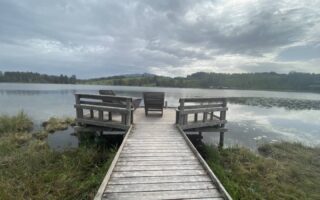 Bayersoiener See Bad Bayersoien – Steg am See in Oberbayern mit Panoramablick
