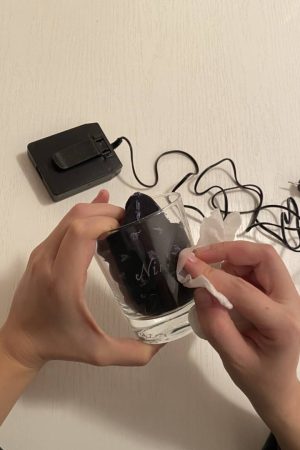 Glas Gravieren - Glasstaub abwischen
